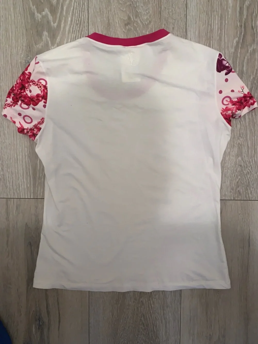 Versace Jeans Couture White Tee with Pink Floral Sleeves Size: Large - Picture 3 of 4